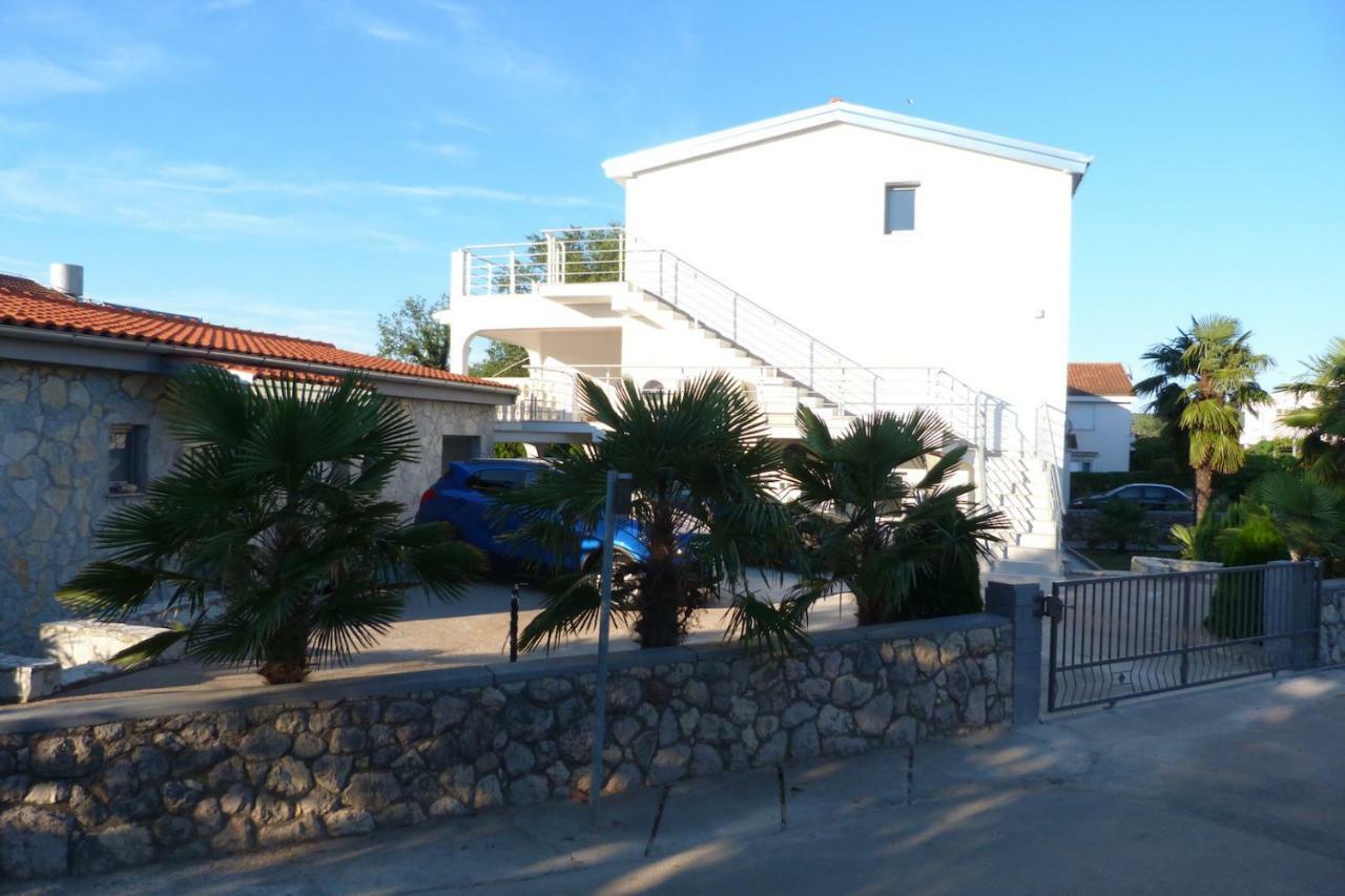 Apartments Monja & Dadi, Malinska, Vantacici Luaran gambar