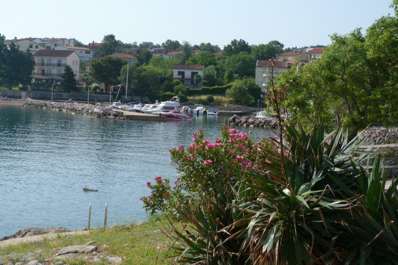Apartments Monja & Dadi, Malinska, Vantacici Luaran gambar