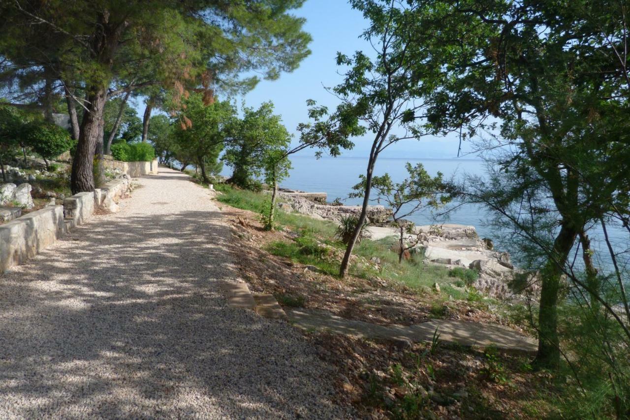 Apartments Monja & Dadi, Malinska, Vantacici Luaran gambar
