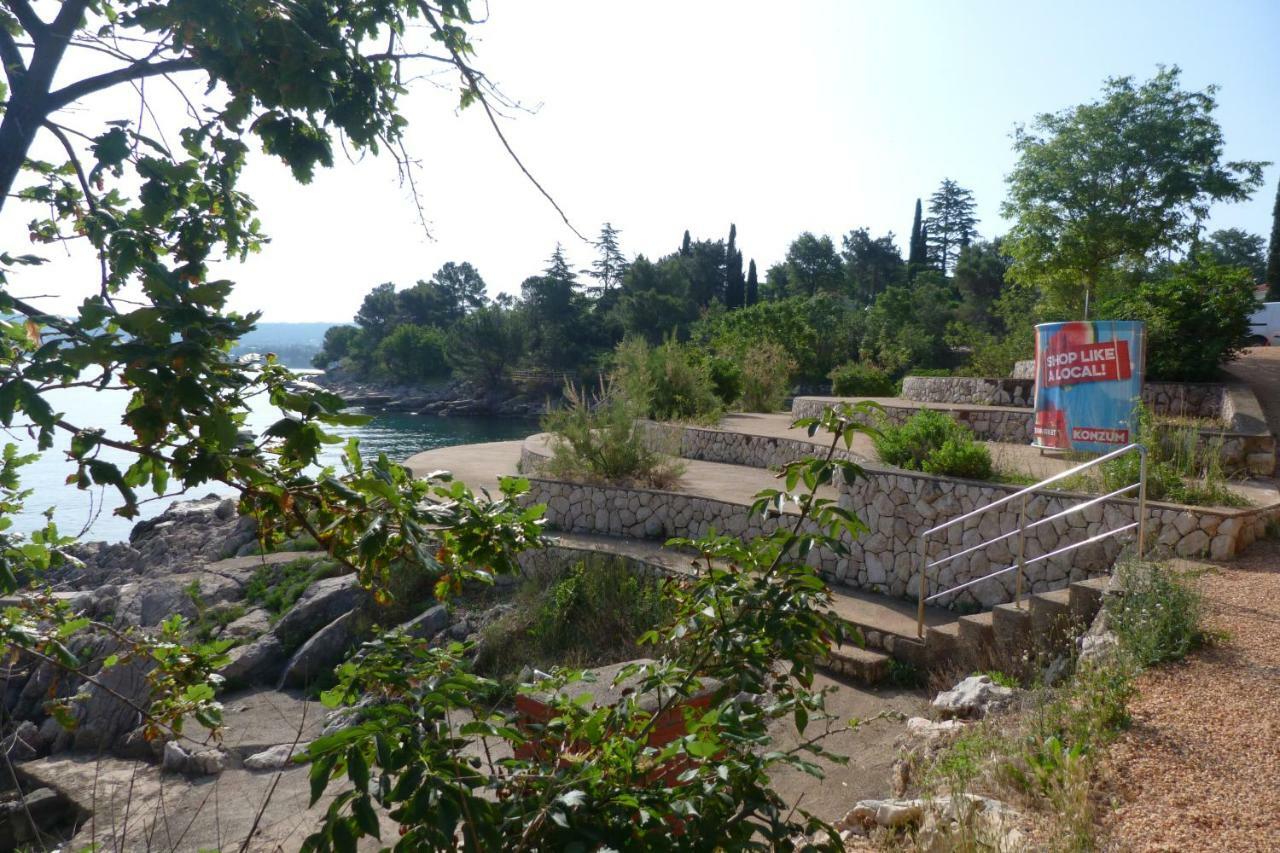 Apartments Monja & Dadi, Malinska, Vantacici Luaran gambar